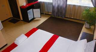 Гостиница Guest House Comfy Краснодар Двухместный номер с 1 кроватью и собственной ванной комнатой-1
