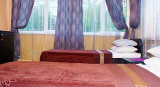 Гостиница Guest House Comfy Краснодар Двухместный номер с 1 кроватью или 2 отдельными кроватями и собственной ванной комнатой-2